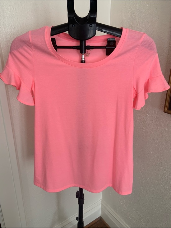 Lilly Pulitzer Tops - Lilly Pulitzer Pink Ruffle Sleeve Tee